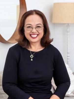 Photo of financial adviser Sheila Cabacungan