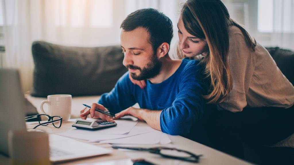 couple working out finances together