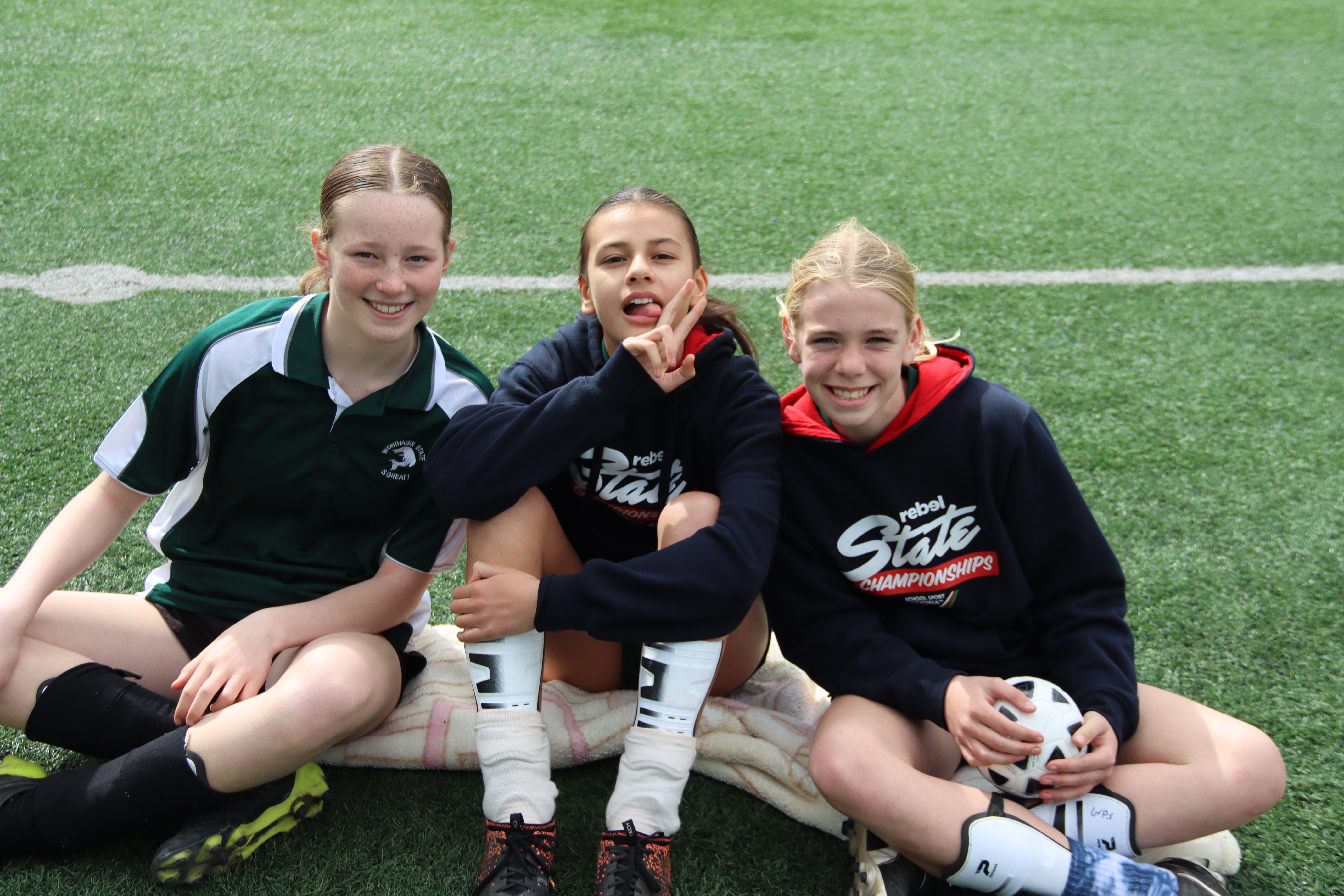 Interschool-StudentsinMerch-DMCsport.JPG