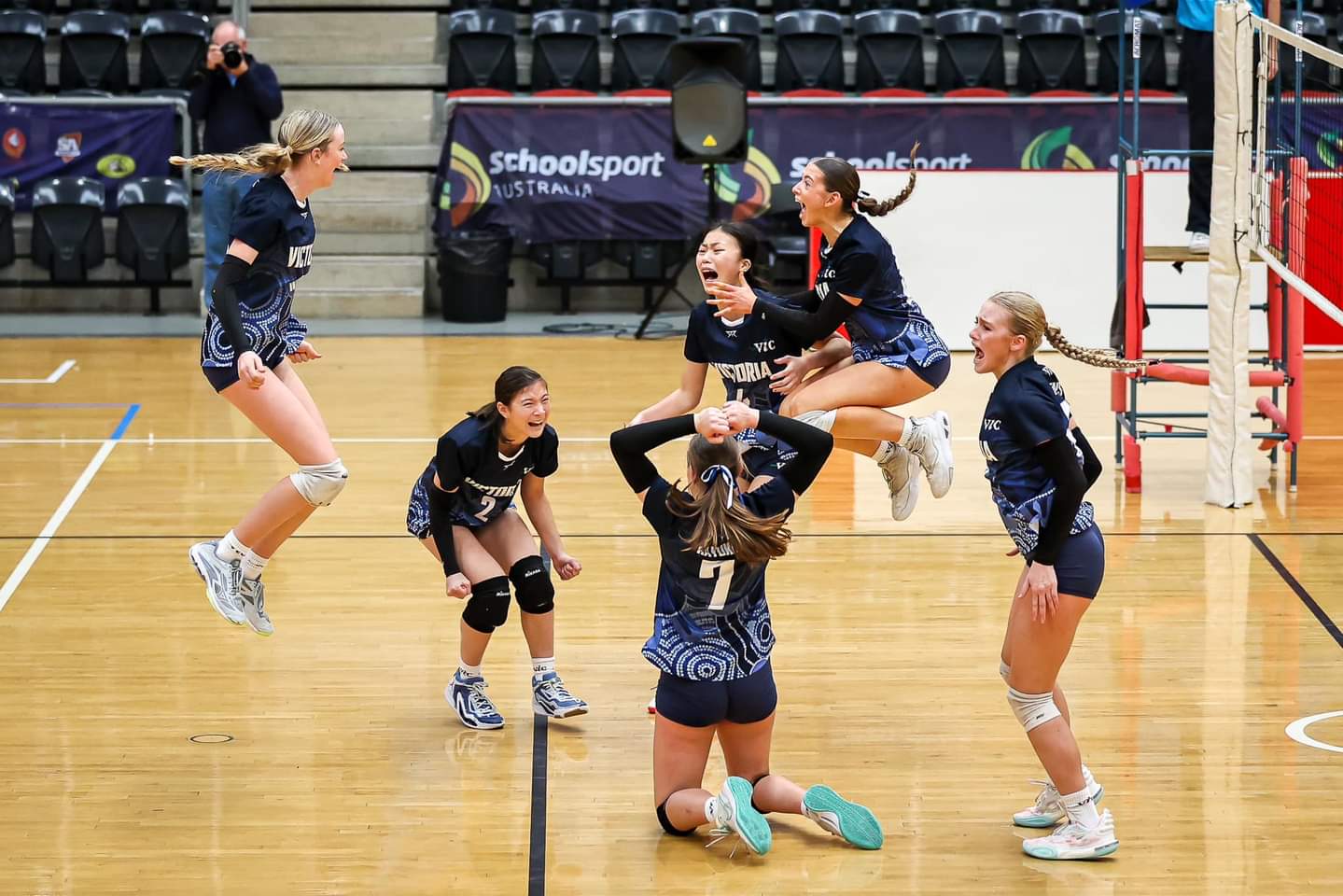 TeamVicVolleyballGirlsTeamCelebration01.jpg