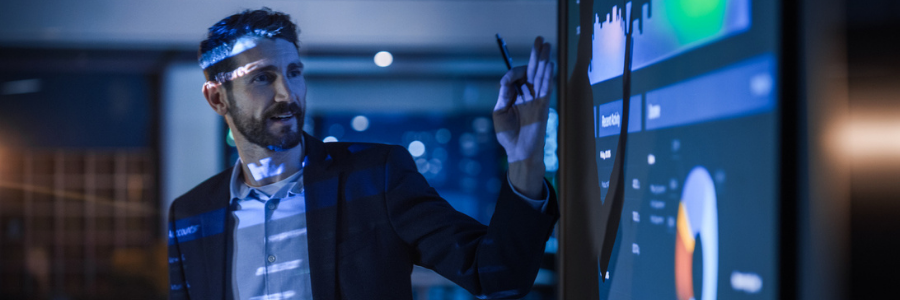 Image of a man pressenting a career series session on AI
