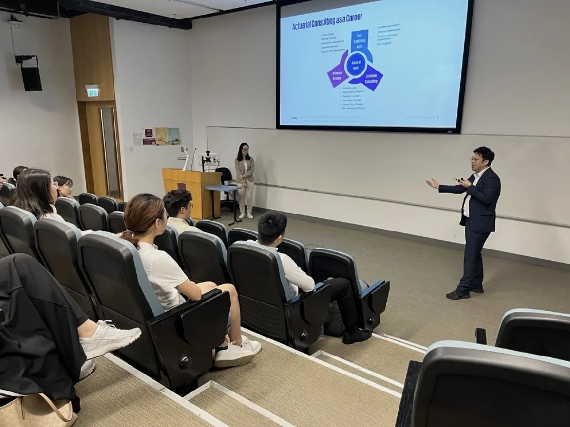 Leandro presenting at a university career talk