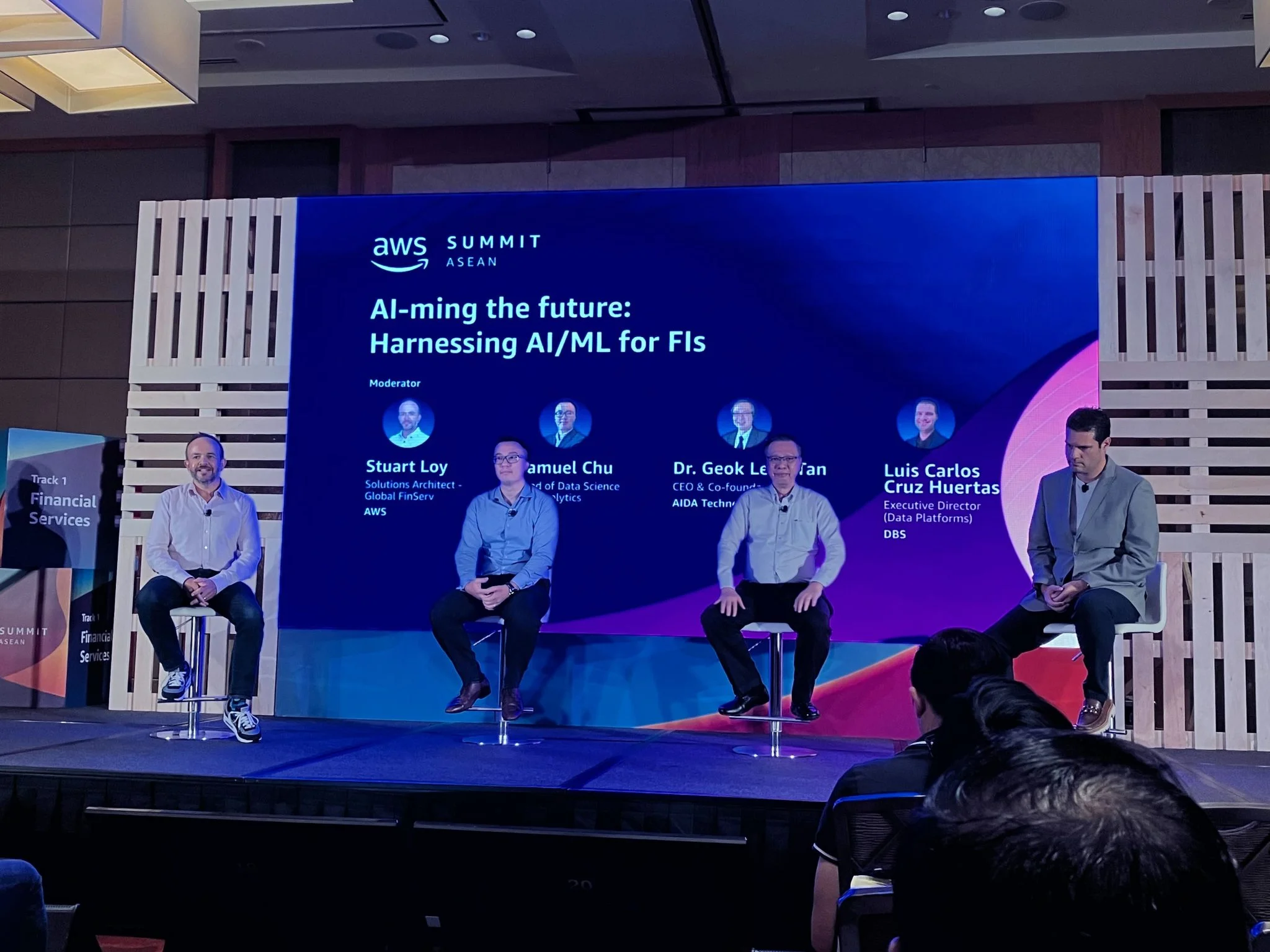 Samuel Chu presenting at the Summit ASEAN