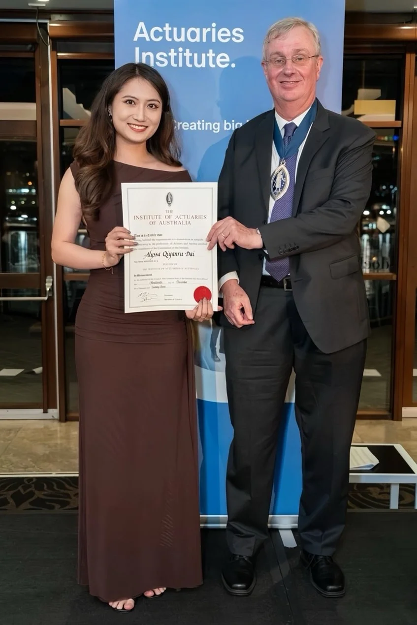 Alyssa with 2024 Actuaries Institute President David Whittle at the Melbourne Graduation Dinner