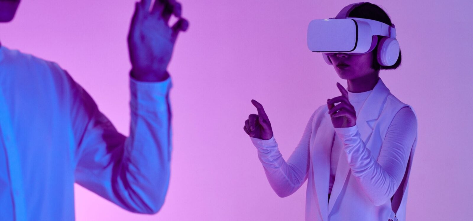 people using Virtual Reality googles