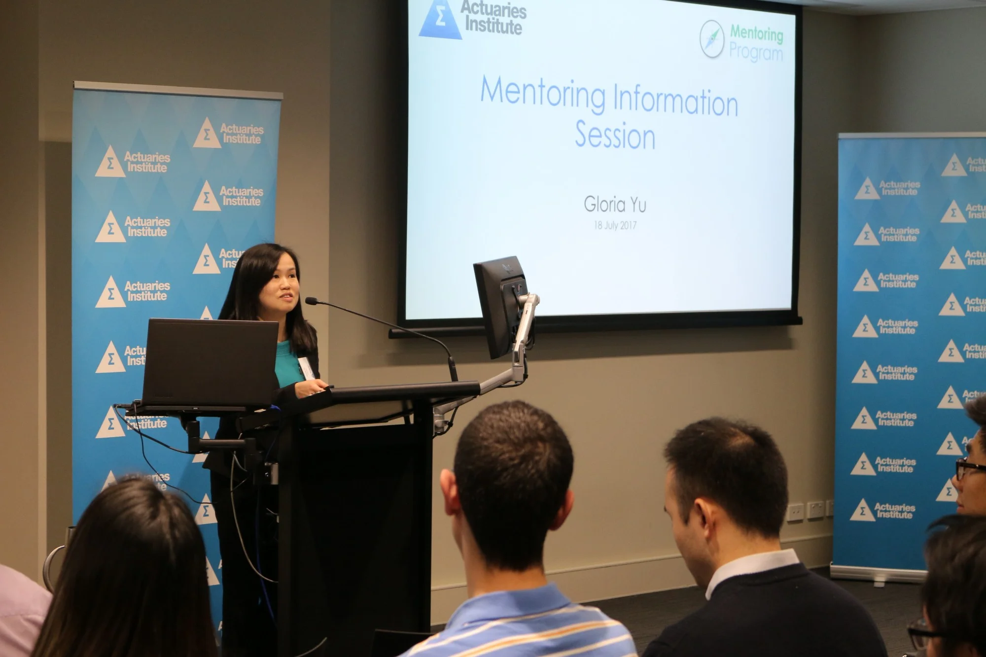 Gloria Yu (Deloitte) leading the Mentoring Information Session