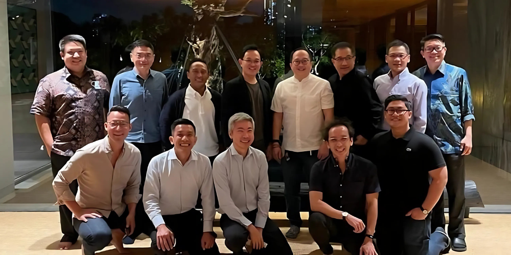 PT Lippo Life Assurance photo with group