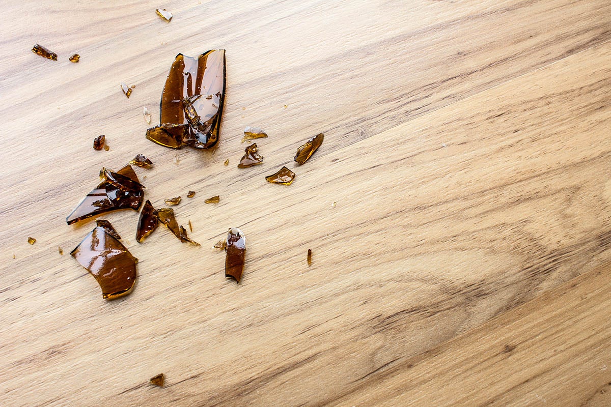 The glass bottle case