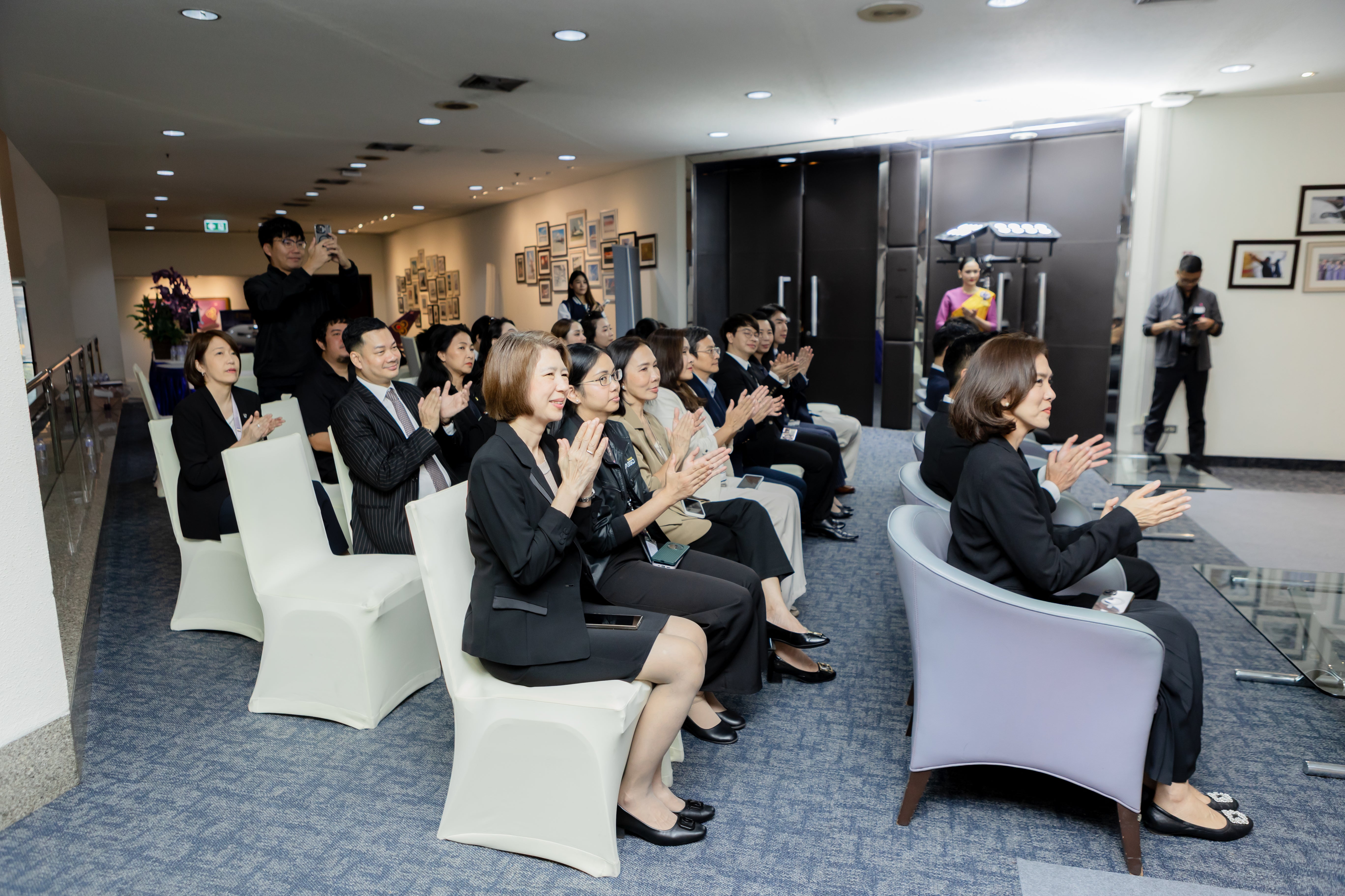 Guests at the THAI and VitalLife MoU signing ceremony