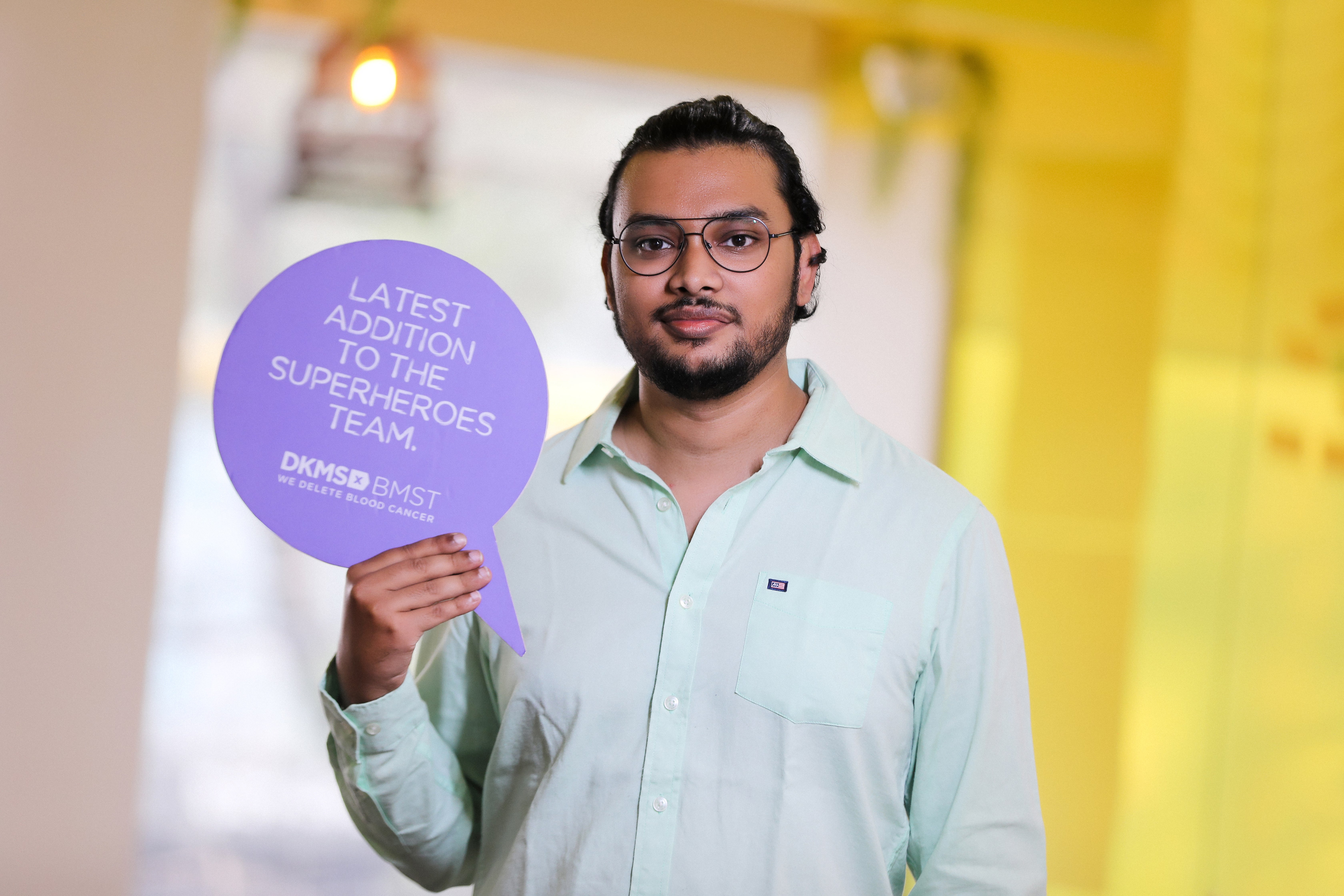 Mahamithra with speech bubble