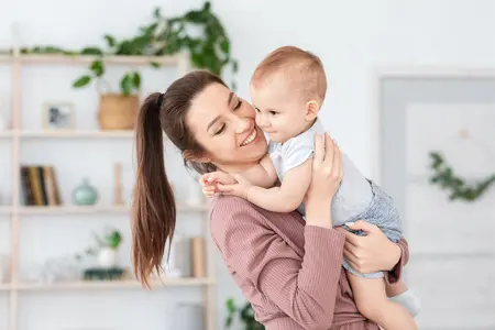 How To Burp A Newborn Baby: Tips & Solutions For Parents