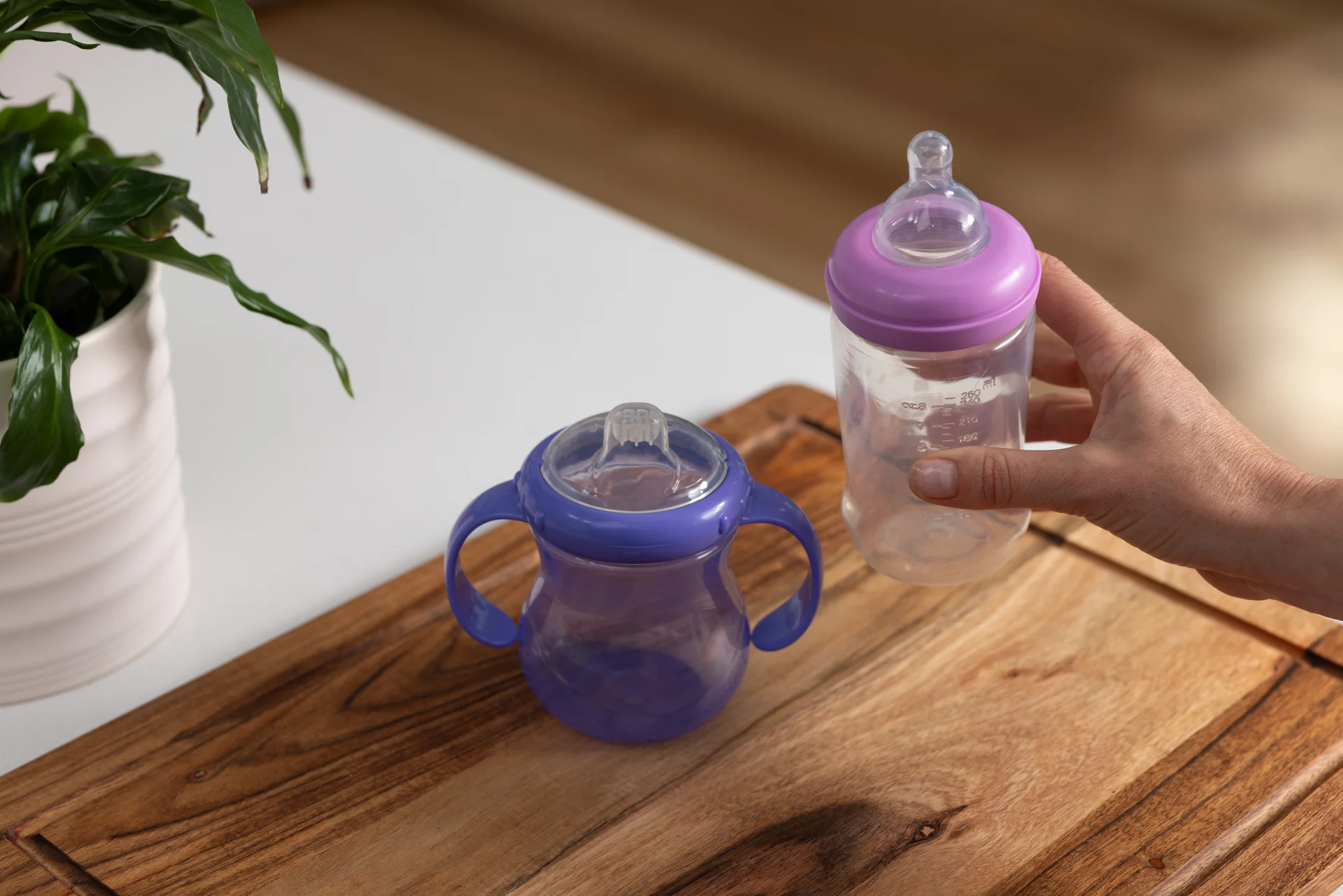 Recognising Feeding Cues: A Parent's Quick Guide