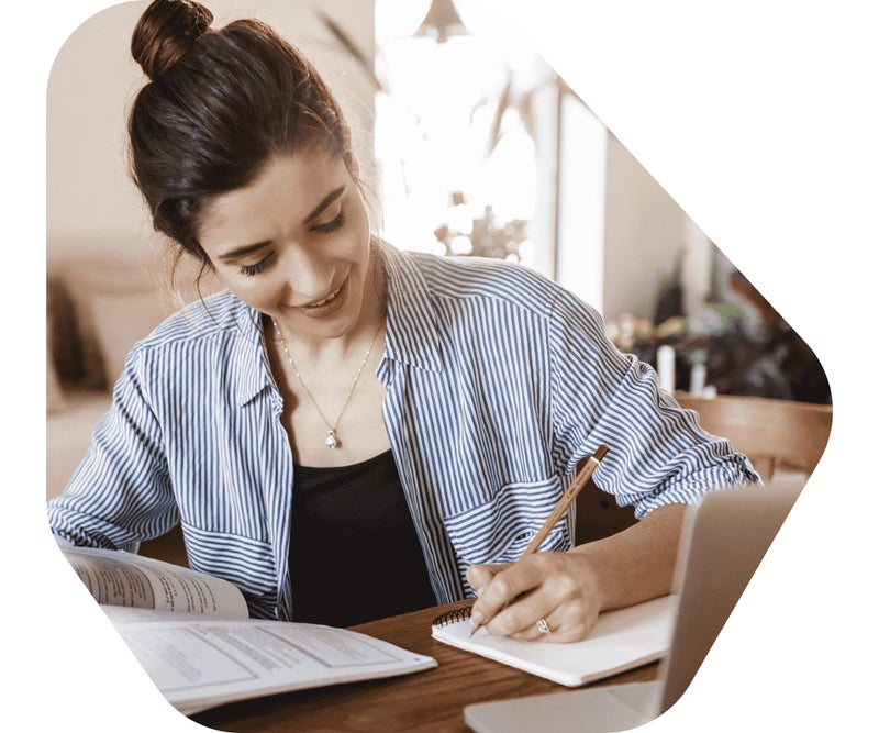 What is the difference between a registered psychologist and a clinical psychologist?