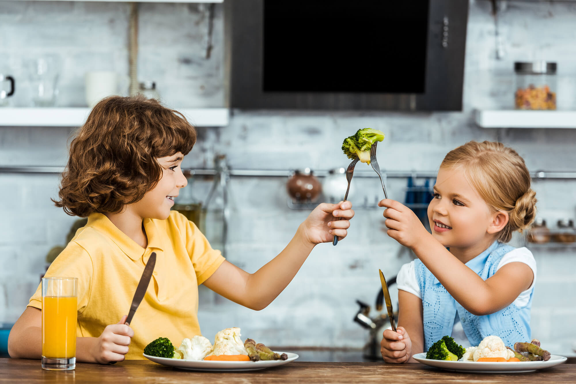 6 Tips for teaching your kids about healthy eating a2