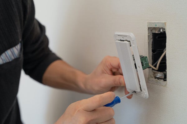 開關更換DIY全攻略，各種開關接線方式輕鬆上手！