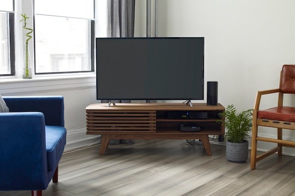 1.利用櫃體調整牆面角度