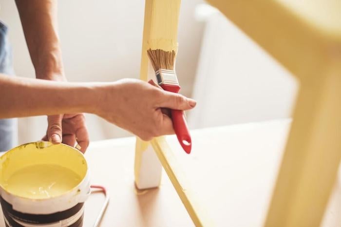 為木椅塗家具漆