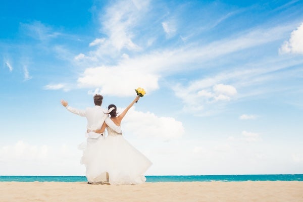 海邊婚紗景點推薦，為您介紹必備元素和婚紗造型