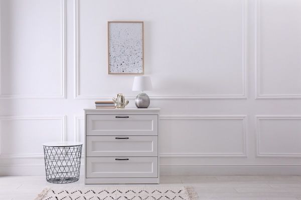 如何利用線板設計增加空間的高級感？