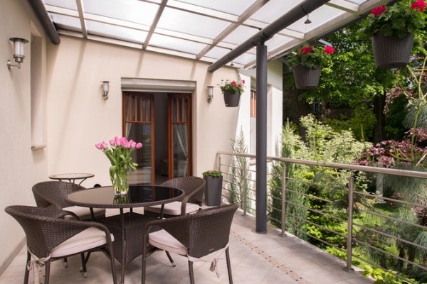 2. 天花板設計讓陽台自然採光更充足