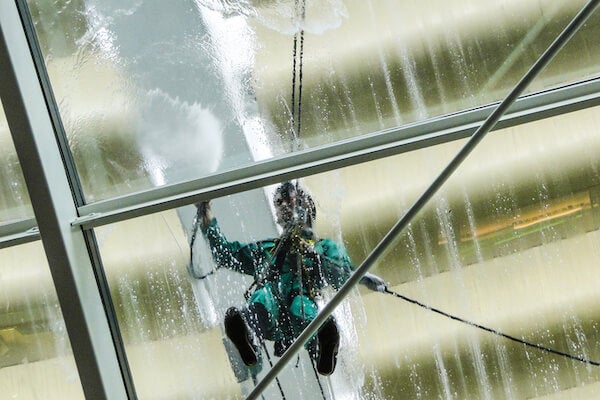 玻璃採光罩清潔