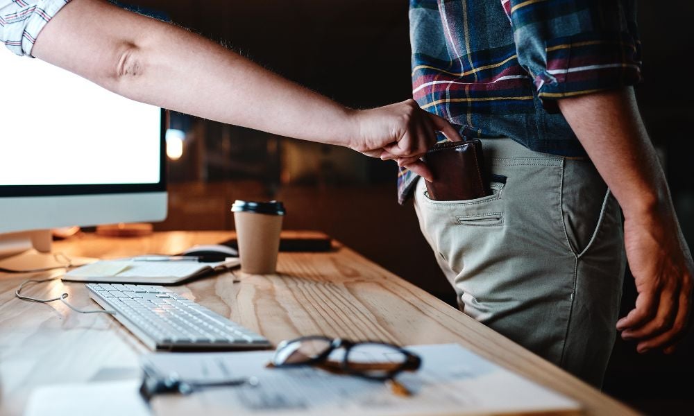 竊盜罪構成要件有哪些？沒經過同意拿別人東西算竊盜嗎？