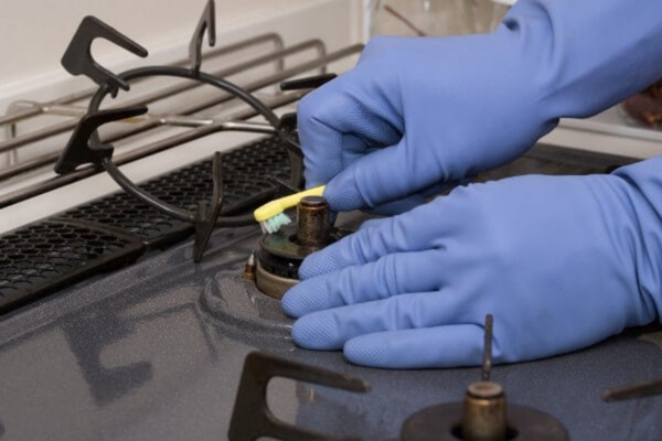 清潔瓦斯爐焰孔