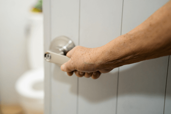 浴室門材質優缺點比較，選購前必看攻略