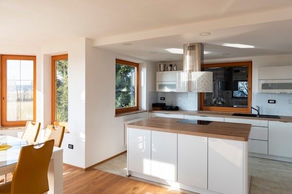 2.購置吸力較強的排油煙機避免油煙散佈