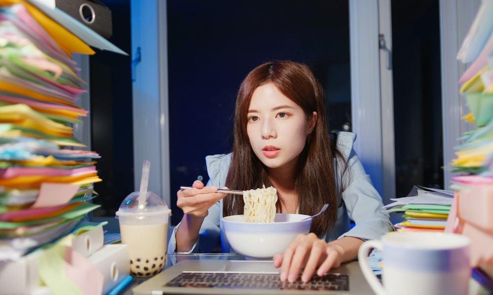 加班費怎麼算？工作日與假日加班費算法一次看