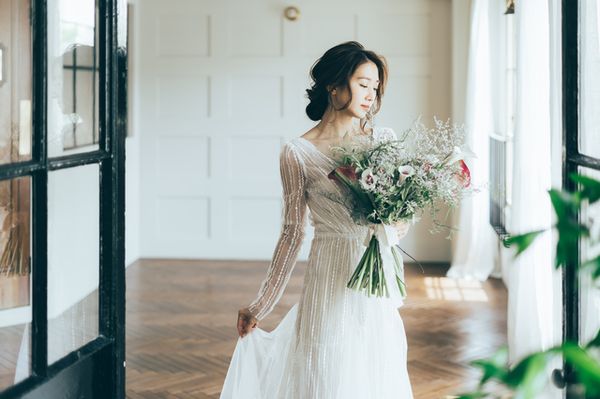 室內婚紗照指南：在室內也能拍出很有氛圍的婚紗照