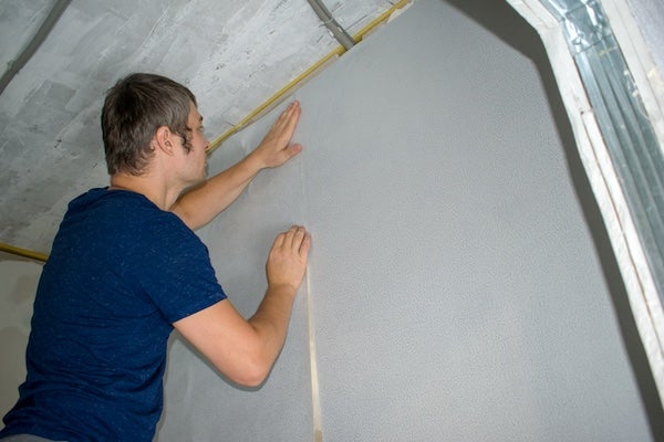 牆紙黏貼的重頭戲：貼牆紙