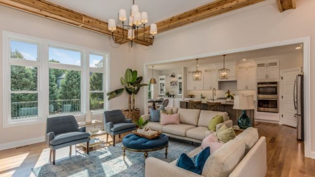 不做天花板的開放式客廳