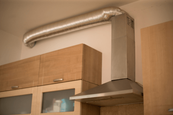 抽油煙機價格要多少？品牌、尺寸、機型費用大不同！