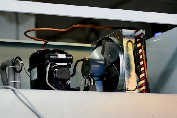 冷氣壓縮機與風扇