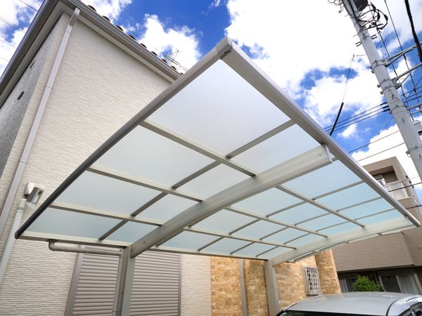 車庫採光罩的安裝與設計指南