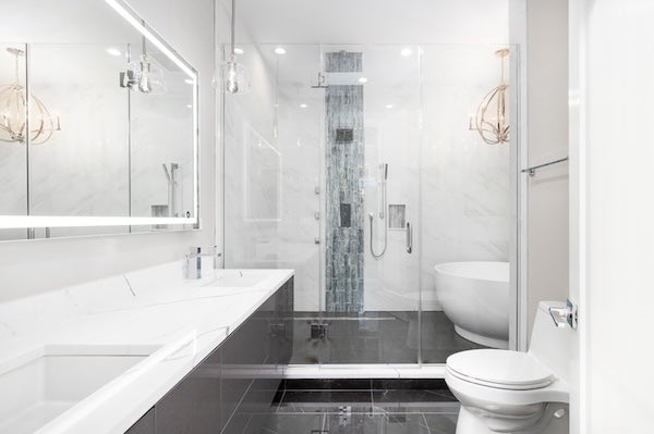 保留足夠的淋浴間空間