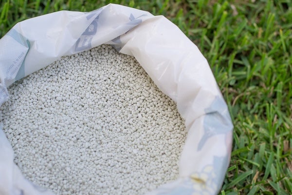 如何選擇合適的肥料類型？顆粒肥範例圖