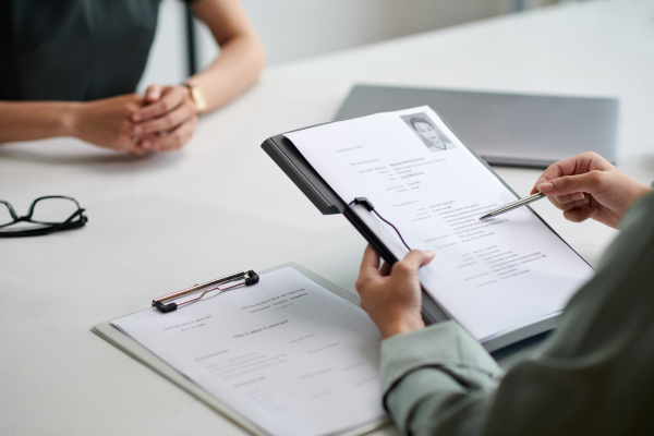 AI人資是什麼？核心技術、運作方式與優缺點一次看