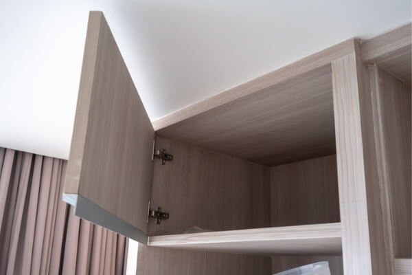 7. 衣櫃上方也可妥善規劃