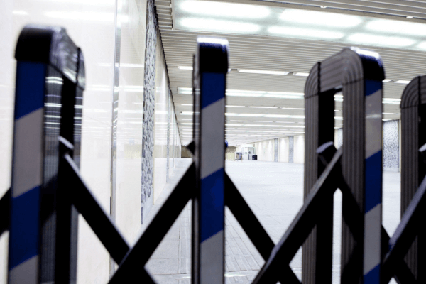 無軌道伸縮門是什麼？單軌、雙軌哪個更好？