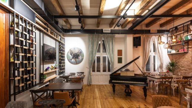 工業風的無天花板裝潢設計