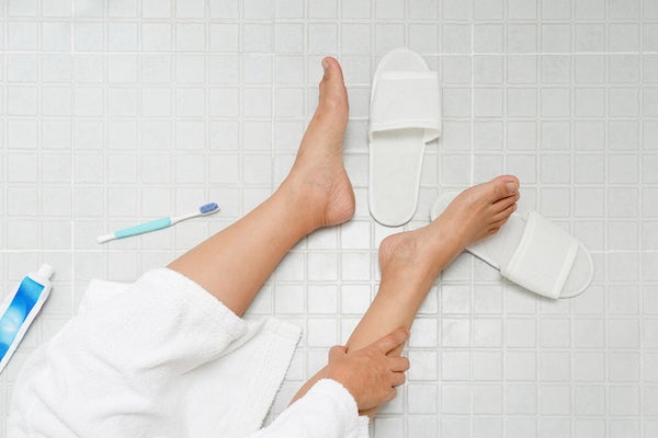 廁所地面止滑處理怎麼做？4種防滑方式比較