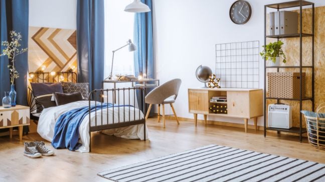 仿木紋PVC地板，既有質感又不用花大錢。