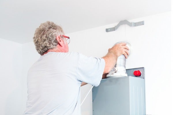 在家中空間，油煙機屬於局部排風設備