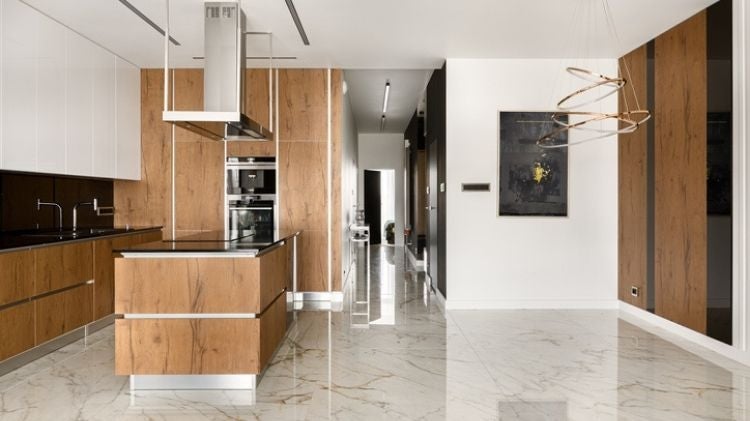 無縫處理的廚房大理石地板