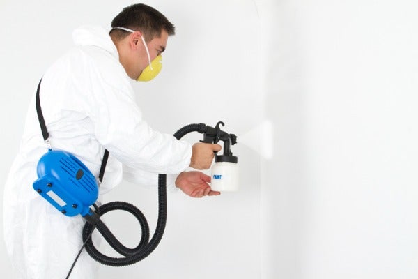 以高壓噴槍噴塗能讓油漆上色均勻