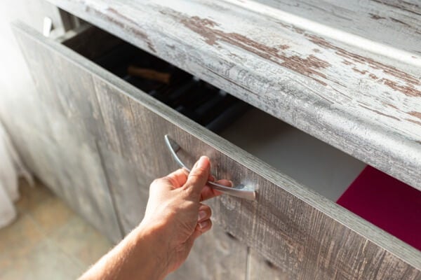 波音軟片像貼紙一樣容易施工