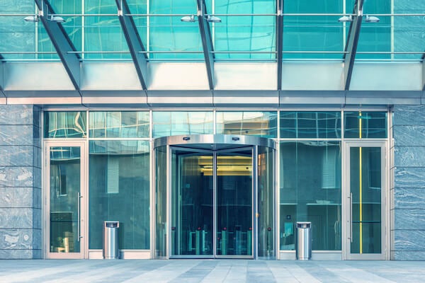 商業大廈的旋轉門