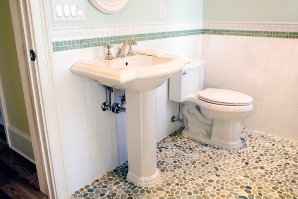 浴室抿石子地板